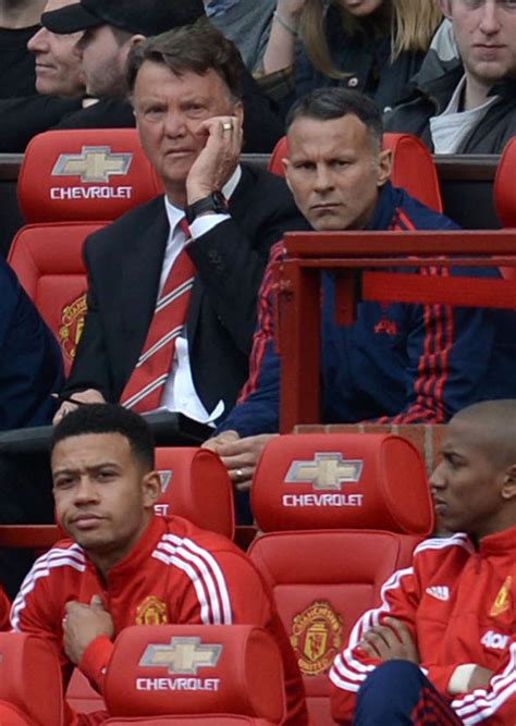 Memphis Depay Father : Memphis Depay blames father's absence for