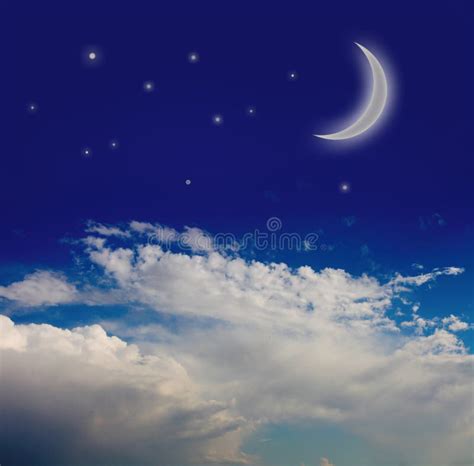 Cielo Nocturno Con La Luna Imagen De Archivo Imagen De Espacio 25522207
