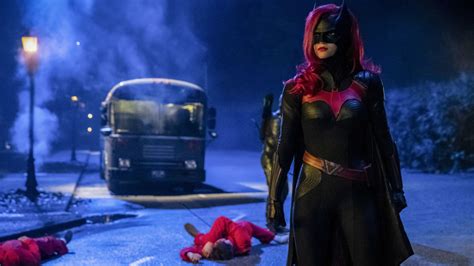 Batwomans Arrow Verse Elseworlds Arrival Sets Stage For Spin Off