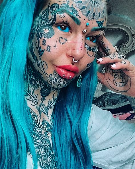 25 Astounding Face Tattoos That You Must See To Believe Face Tattoos Girl Tattoos Facial Tattoos