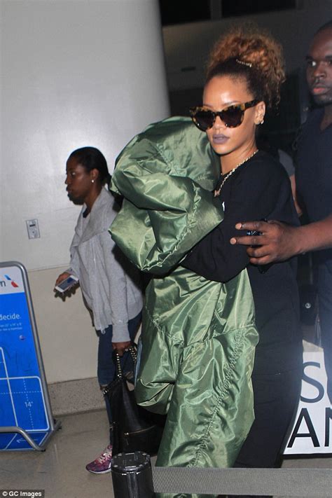 Rihanna Shows Off Her Laid Back Style In Tracksuit And Sliders At Lax Daily Mail Online