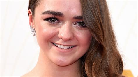 Maisie Williams 2016 Golden Globes Look Didnt Happen But Heres Why