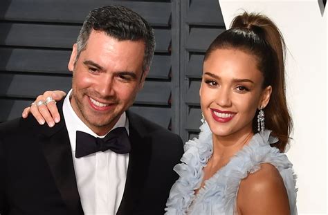 Jessica Alba Reveals Shes Pregnant With Her Third Child