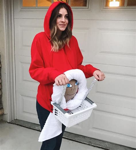 20 Fun And Fast Halloween Costumes Pregnant Women Must Try