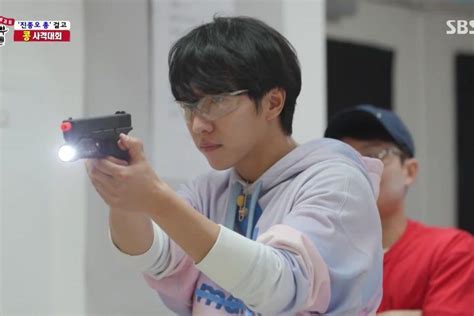 He was last seen in 'mouse'. Watch: Lee Seung Gi Wows With His Shooting Skills On ...