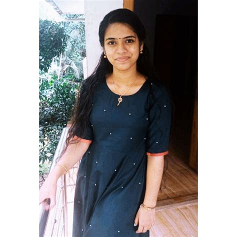 Sneha Manjeri Gratuate Teaches English Grammar Tenses And All And Other Skills Speaking