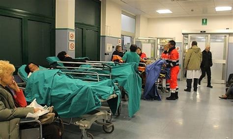 Posti Letto Esauriti Ricoveri Bloccati Ospedali Genovesi In Piena Emergenza Emergency Live