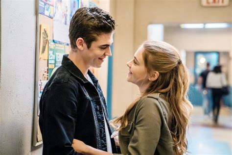 A college student's relationship with a troubled youth gets put to the test when she meets another man who's attracted to her. After We Collided: Date de sortie et nouvelle bande annonce