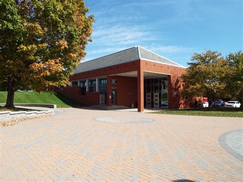 Modern and historic houses, villas and mansions. Howell Michigan Real Estate - Homes for Sale - Real Estate One