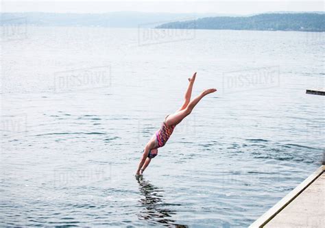 Diving Into A Lake - Memugaa