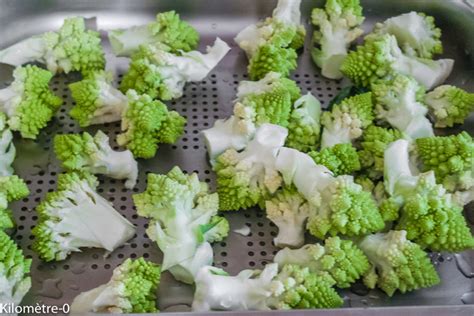 Salade de chou romanesco poulet oeuf et radis Kilomètre-0