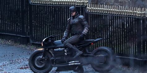 Batmans New Bat Bike Revealed In The Batman Set Photos Fox News