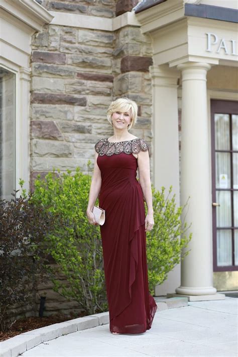 Mother of the bride, reach out to the mother of the groom about clothing early in the planning process. Best Mother of the Bride Dress Color? Wedding Fashion Tips