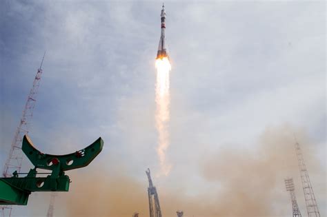 Wallpaper Baikonur Cosmodrome Rocket Vehicle 2560x1707