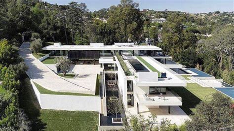 Beyoncé And Jay Z Reportedly Close On Their First La Home
