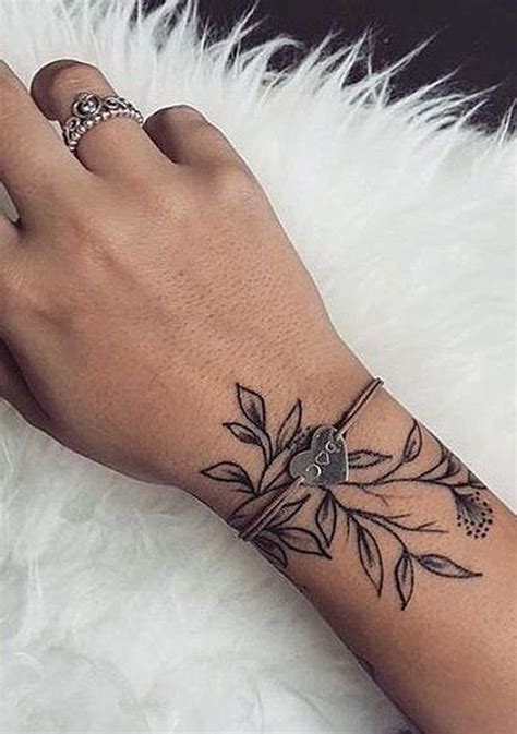 Leaf Wrist Tattoo Ideas For Women Ideas De Tatuaje De Mu Eca De Hoja
