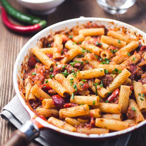 Roasted red pepper chicken and chorizo pasta. Penne all'arrabbiata with chorizo | The Girl Loves To Eat