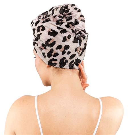 The Kitsch Microfiber Hair Towels Absorb Water Without Giving You Frizz