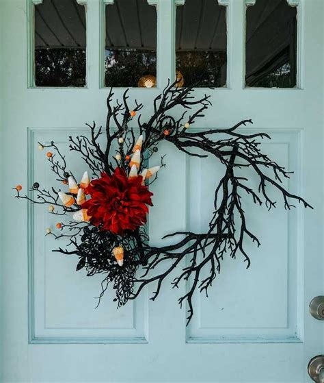 17 Spooky Halloween Wreath Designs To Get You Ready Halloween Wreath