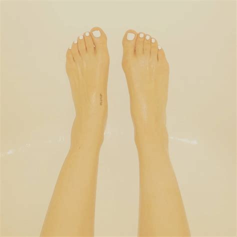 Tania Raymondes Feet
