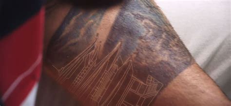 Virat kohli is known for his love of tattoos, and, recently, photos of the indian cricket skipper were shared on social media where he was being inked on his left shoulder. Page 2 - All 9 Virat Kohli tattoos and their meanings ...