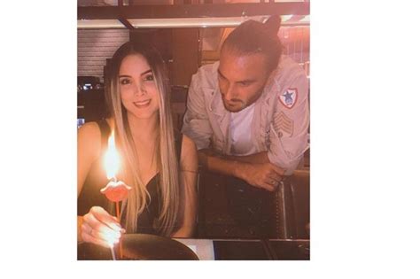 Por eso, muchos la siguen para conocer los el mejor ejemplo es la exigente rutina que compartió en su cuenta de instagram manuela restrepo ruiz, la esposa del futbolista sebastián pérez. Boca Juniors hoy: la bella pareja de Sebastián Pérez ...