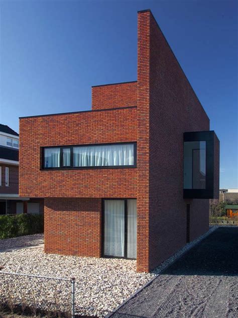 Brick Wall House Boasts Minimalist Style With Maximum
