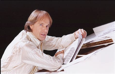 Mariage d'amour (marriage of love) is a piece of french solo piano music, composed by paul de senneville in 1979, and first performed by the pianist richard clayderman from his album lettre à ma mère in 1979. Richard Clayderman em Curitiba em 2018 | Guia Gazeta