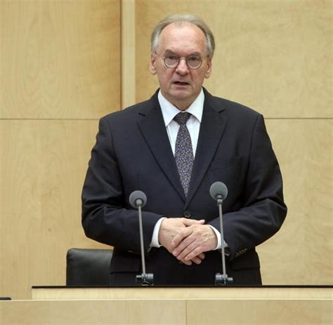 Das ergebnis bei der landtagswahl interpretiert ministerpräsident reiner haseloff auch als zeichen gegen rechts. Haseloff: Einheit prägt zu wenig Geschichtsbewusstsein - WELT
