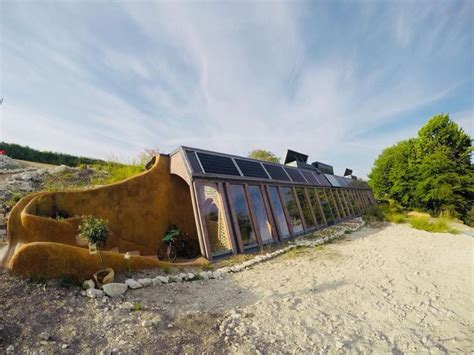 Maybe you would like to learn more about one of these? Qu'est-ce qu'un habitat alternatif ? Définition et ...