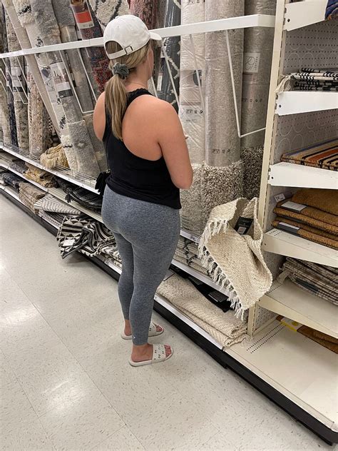 Thick Blonde College Pawg Spandex Leggings And Yoga Pants Forum