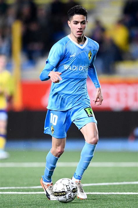 Latest on rkc waalwijk midfielder anas tahiri including news, stats, videos, highlights and more on espn. Anas Tahiri tekent bij RKC Waalwijk: 'We volgen hem sinds ...