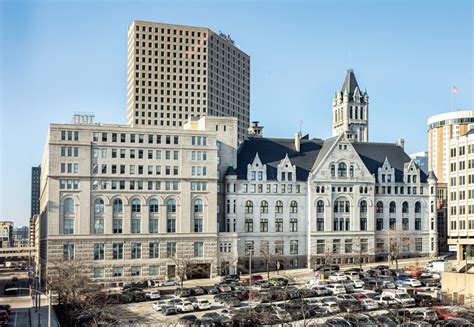 Milwaukee Federal Building And Us Courthouse Renovation Traditional