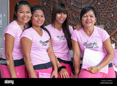 Thai Massage M Dchen Phuket Thailand Stockfotografie Alamy