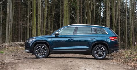 Škoda kodiaq will support you with numerous safety assistants, simply clever features and connectivity services. TEST: Skoda Kodiaq 4x4 Scout 2,0 TSI DSG - ALLES AUTO