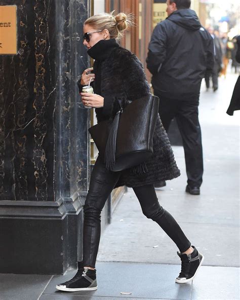 Olivia Palermo Out In New York City 03 Olivia Palermo Casual Olivia