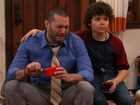 Sam and cat take care of goomer while dice is away, but they mix up his medications and accidentally leave him blind before his big fight. Image - Dice and Goomer in MommaGoomer.png | Sam and Cat ...