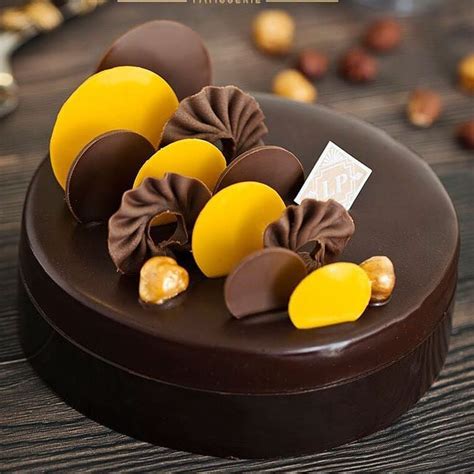 Chocolate Garnishes Image By Julianna Wagner On Cakes In 2020 Small