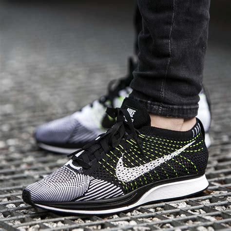 Close Up Look At The Nike Flyknit Racer Black White Uk
