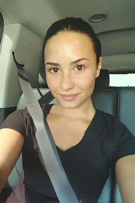 Just Celebs Who Look Amazing Without Makeup Demi Lovato Makeup