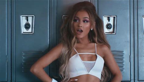 Heres How To Get Ariana Grandes Workout Clothes From Her New Music Video Ariana Grande