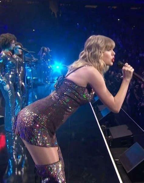 Taylor Swift Booty