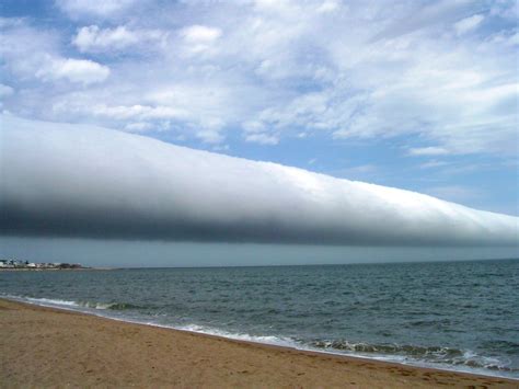 13 Ominous Photos And Videos Of Roll Clouds Mnn Mother Nature Network