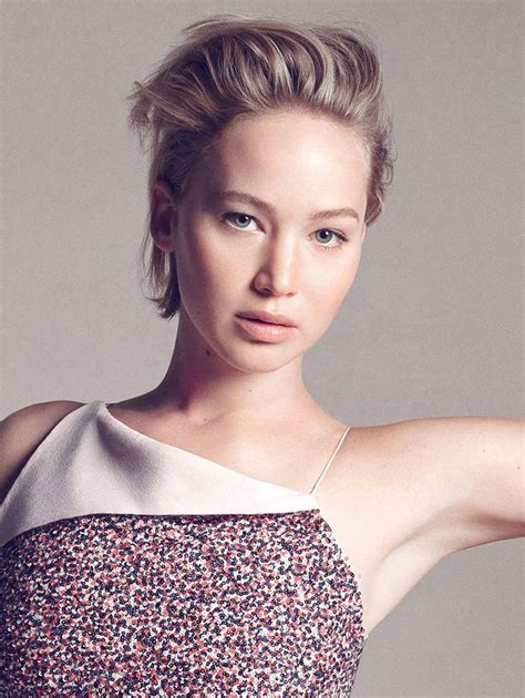 Bare Faced Jennifer Lawrence Flaunts Natural Beauty As She Poses In New
