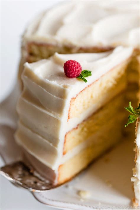 Easy And Delicious Vanilla Cake Maria S Kitchen