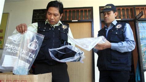 Two Arrested In Bali After Us Woman S Body Found In Suitcase Bbc News