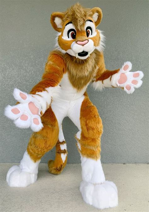 Fursuits By Lacy On Twitter Fursuit Furry Fursuit Anthro Furry
