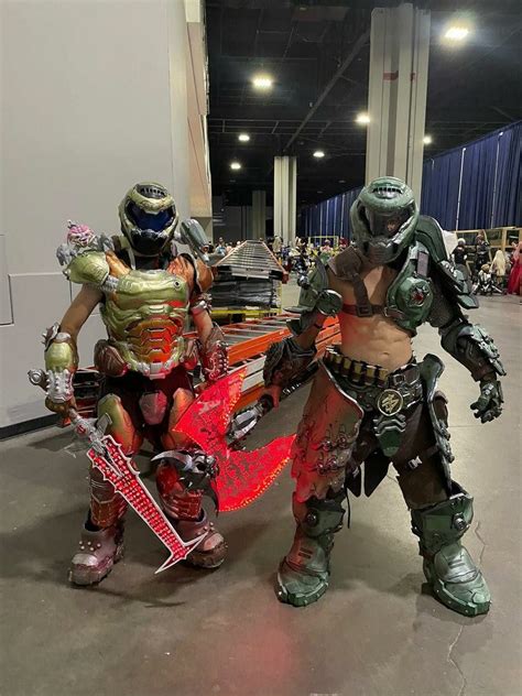 Met A Fellow Doom Slayer At Momocon Left Guys Insta Is Linked In The Pin Meetup Cosplay