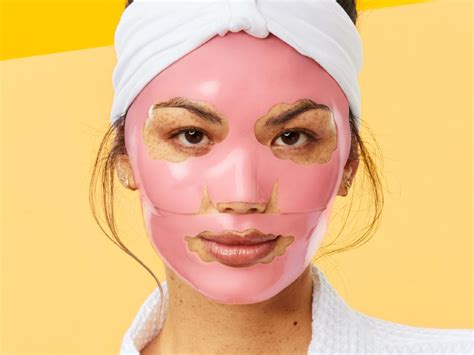 You Can Now Buy An Oscar Mayer Bologna Themed Face Mask On Amazon
