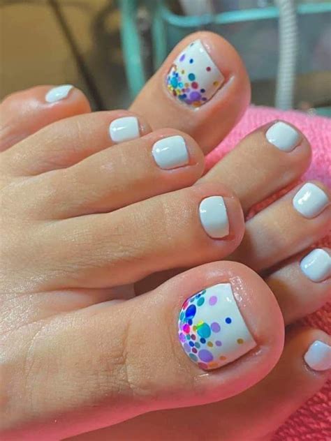 Gelish En Pies Blanco Con Confeti De Colores Pretty Toe Nails Cute Toe